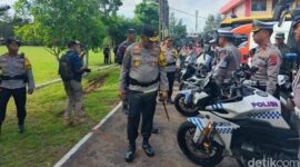 Apel pasukan Operasi Lilin Turangga 2024 di Mapolda NTT, Jumat 20/12/2024/Ket Foto : detikbali