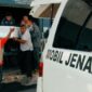 Mobil jenazah saat menjemput mayat PMI asal NTT di Bandara Eltari Kupang/Ket Foto ; Putra Bali Mula - Katong NTT
