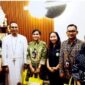 Kepala SMAK Frateran Surabaya Terima Kunjungan BEI (Foto ; Google) 