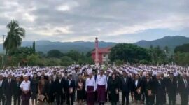 Bupati Flotim Antonius Doni Dihen Pimpin Apel Perdana (Selasa, 4 Maret 2025) 