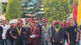 PMKRI Cabang Ende Gelar aksi di depan Kejari Ende (Foto ; I. Liike) 