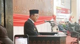 Bupati Ende Yoseph Benediktus Badeoda, Membacakan Pidato Perdana di Ruang Rapat Paripurna DPRD Ende, Kamis 6 Maret 2025 (Ket Foto ; I. Like) 