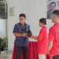 Wakil Ketua komisi XIII DPR RI AHP memberikan bantuan untuk warga binaan lapas Ende