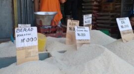 Harga beras di pasar Mbongawani, (Ket Foto ; I. Like) 