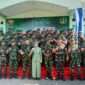 Dandim 1602 Ende yang baru Letkol Inf Dwi Harry Wibowo, bersama anggota