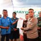 Perwakilan Buruh menyerahkan data dan tanda tangan Berita acara kepada Kapolda NTT