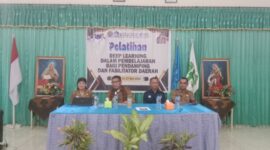 Wakil bupati Ende Dominikus Minggu Mere memberikan sambutan, pada acara pembukaan pelatihan Deep Learning, di SMPK St Ursula Ende, Senin 26 Mei 2025