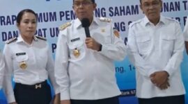 Gubernur NTT Melki Laka Lena Beri Keterangan Pers usai melaksanakan RUPS Bank NTT, Kamis, 15 Mei 2025 Dini Hari