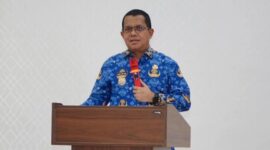 Gubernur Nusa Tenggara Timur, Melki Laka Lena Memberikan Arahan kepada kepala SMA/SMK se propinsi NTT/kamis 24 Juli 2025