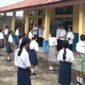 Siswa - Siswi SMP Kristen Ende, Menggelar Apel Bersama dalam rangka memperingati Hari Anak Nasional (HAN) 