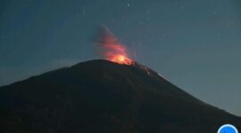 Gunung Ili Lewotolok, meletus Minggu malam, 10 Agustus 2025