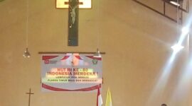 Romo Jhon Lein, Pr memimpin perayaan syukur HUT RI ke 80 di desa Ile Boleng, 16 Agustus 2025