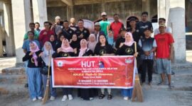 Foto bersama pengurus dan anggota KKSS, tokoh agama, serta warga usai kegiatan