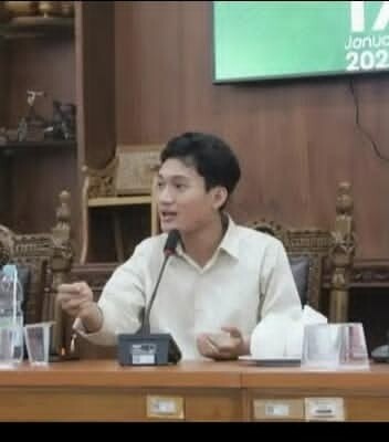 Ketua BEM UGM, Tiyo Ardianto