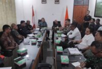 Pemda Flotim rapat bersama Forum Koordinasi Pimpinan Daerah (Forkopimda), lurah, tokoh masyarakat, dan tokoh adat dari kedua wilayah