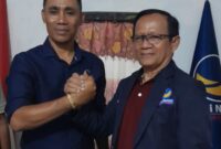 Yanus Waro ketua DPD NasDem Ende dan Don Wangge Bupati Ende Periode 2009 - 2014/Ket Foto ; Ignas Dao