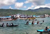 Prosesi Bahari Tuan Meninu di Larantuka/Ket Foto ; F. Dokeng