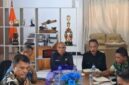 Ket Foto :Wakil Bupati Flores Timur, Ignasius Boli memimpin rapat koordinasi penanganan bencana gempa bumi di Ruang Kerja Wakil Bupati, Kamis (7/5/2026). Dalam rapat tersebut, Pemerintah Kabupaten Flores Timur menetapkan peralihan status dari tanggap darurat menuju masa transisi pemulihan.