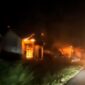 Sembilan unit rumah warga Dusun Bele, Desa Waiburak, Kecamatan Adonara Timur, Flores Timur, hangus terbakar dalam konflik susulan antarwarga yang terjadi Sabtu (9/5/2026) sore. 