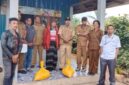 Dinas Sosial kabupaten Ende serahkan bantuan kepada korban konflik sosial di desa Kebesani