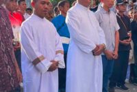 Dua imam baru RD David Doni dan RD Jhon Bulet, diterima secara adat Lamaholot dan resmi bertugas di Paroki Santo Yosep Tanah Boleng/Ket Foto ; FKD