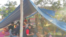 warga beberapa desa di Kabupaten Nagekeo, kecamatan Nangaroro mengungsi di tenda darurat