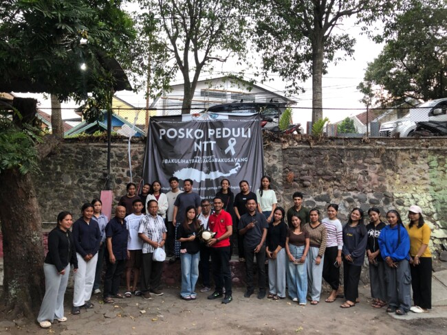 Posko Peduli Gempa Flores Malang Raya kembali menyalurkan bantuan sembako kepada mahasiswa asal Flores yang orang tuanya terdampak gempa bumi di Nusa Tenggara Timur (NTT).
